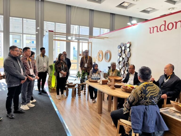 Indonesian delegation meeting around a teak table at the Indonesia Pavilion, Decorex Johannesburg 2026